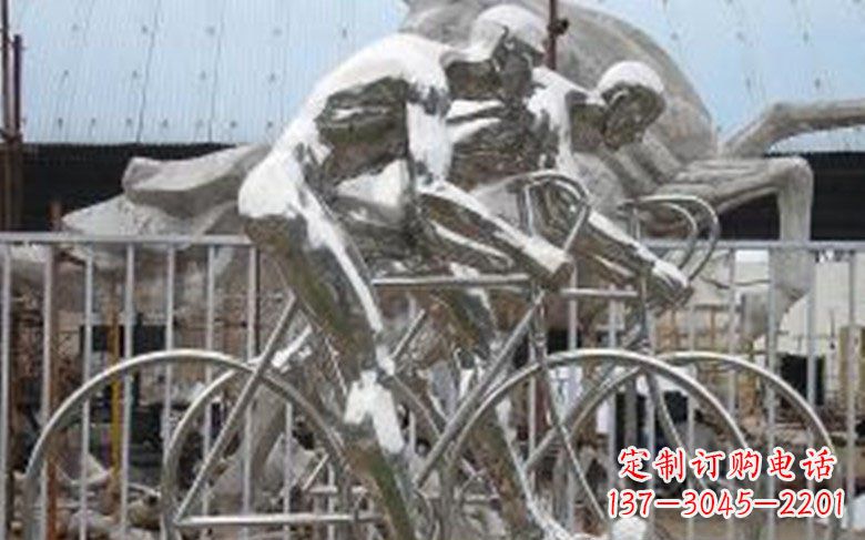 长春铸造不锈钢骑自行车景观雕塑
