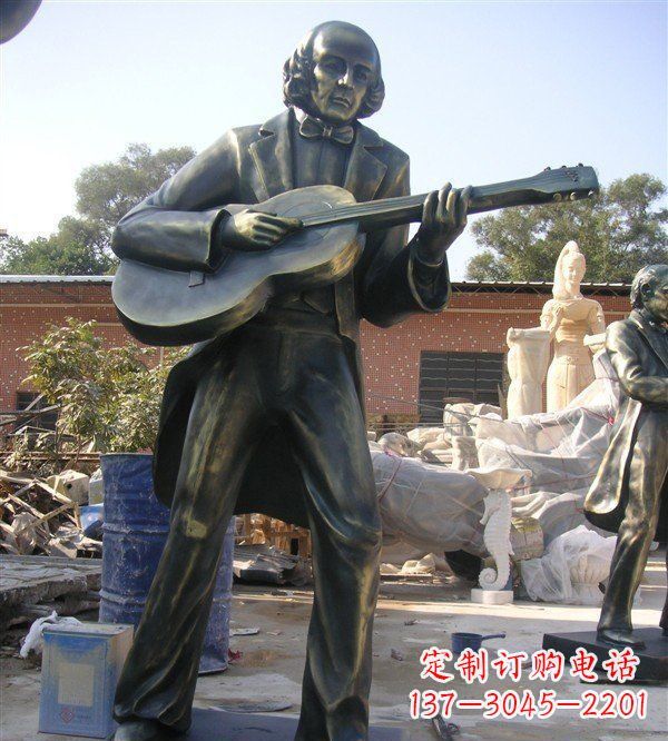 长春公园弹吉他的西方男人人物铜雕