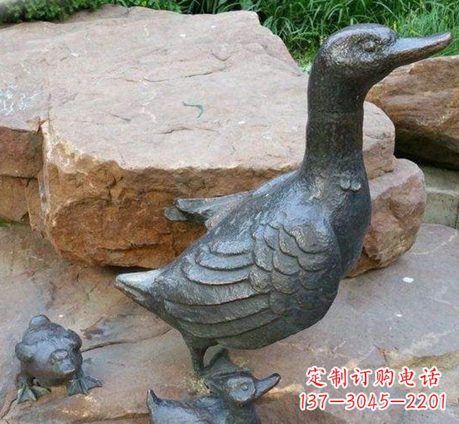 长春动物雕塑——精致铜质鸭子雕塑