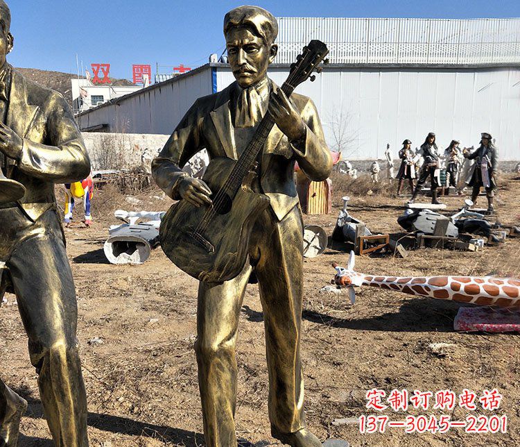 长春玩乐无穷的吉他雕塑