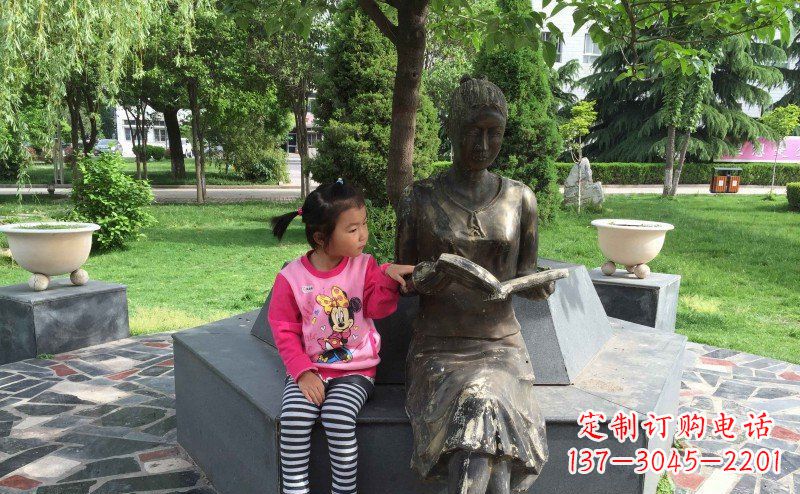 长春优雅可爱的女孩铜雕