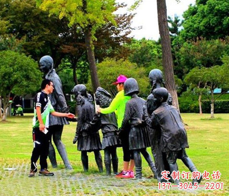 长春铜质老鹰抓小鸡雕塑