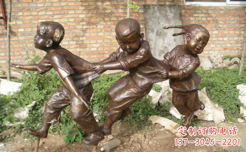 长春铜雕老鹰—勇捕小鸡的动态展示