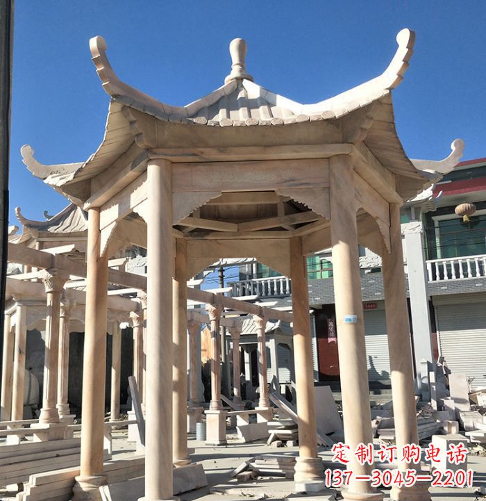 长春公园晚霞红凉亭雕塑