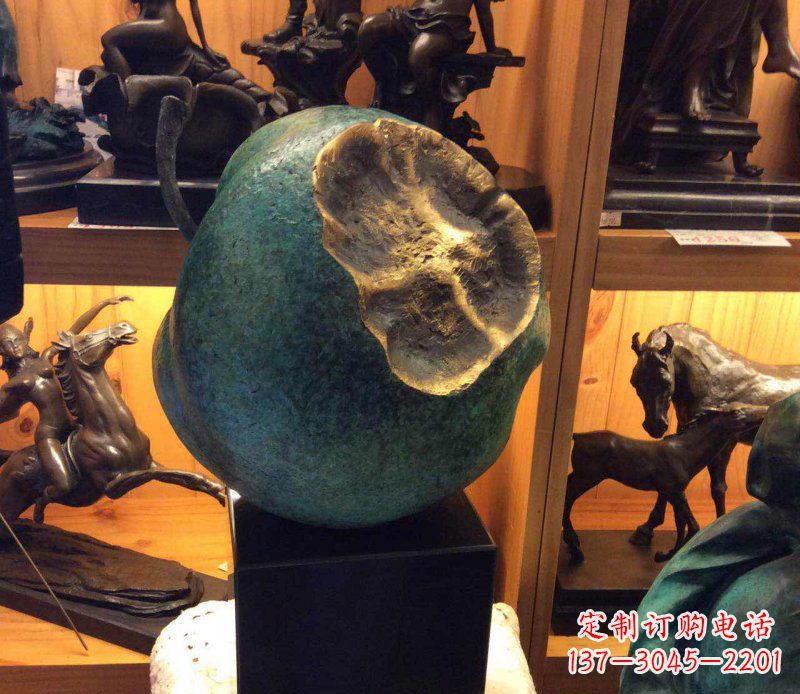 长春铜质可爱苹果雕塑