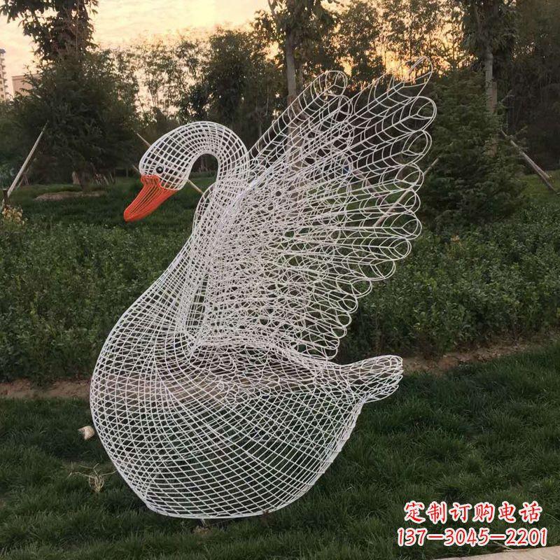 长春公园园林草坪动物雕塑之网格天鹅铁艺雕塑