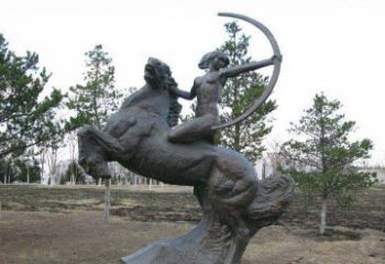 长春公园骑马女人射箭铜雕