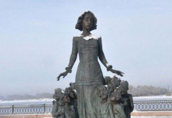 长春铜雕学生人物欢乐的小学生雕塑