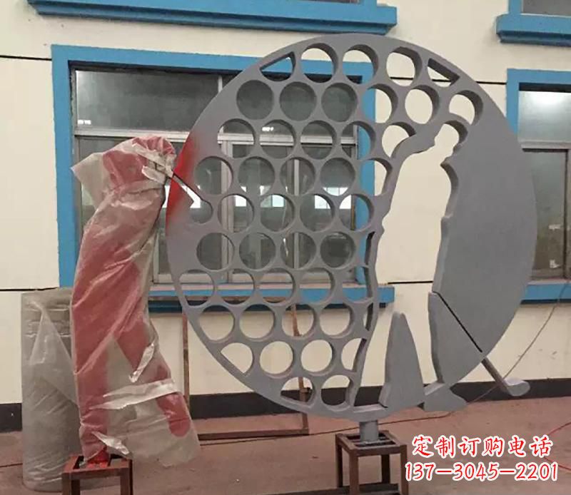 长春广场不锈钢打高尔夫球雕塑