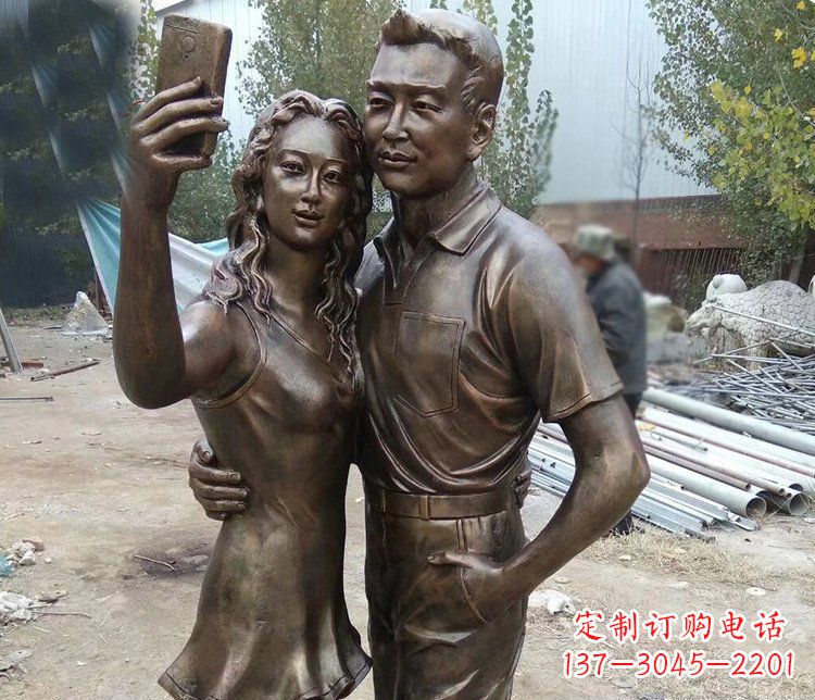 长春中领雕塑:精美的情侣雕塑