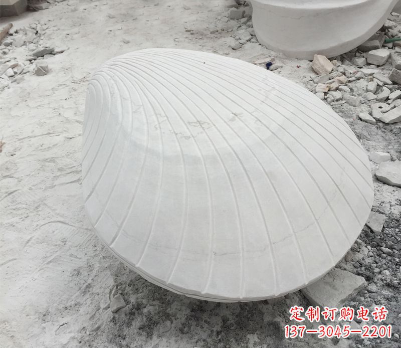 长春用贝壳雕刻出美丽的汉白玉雕塑