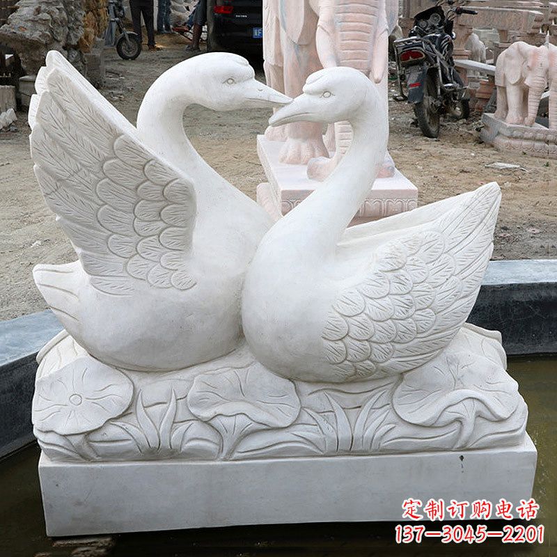 长春精美绝伦的汉白玉天鹅石雕塑