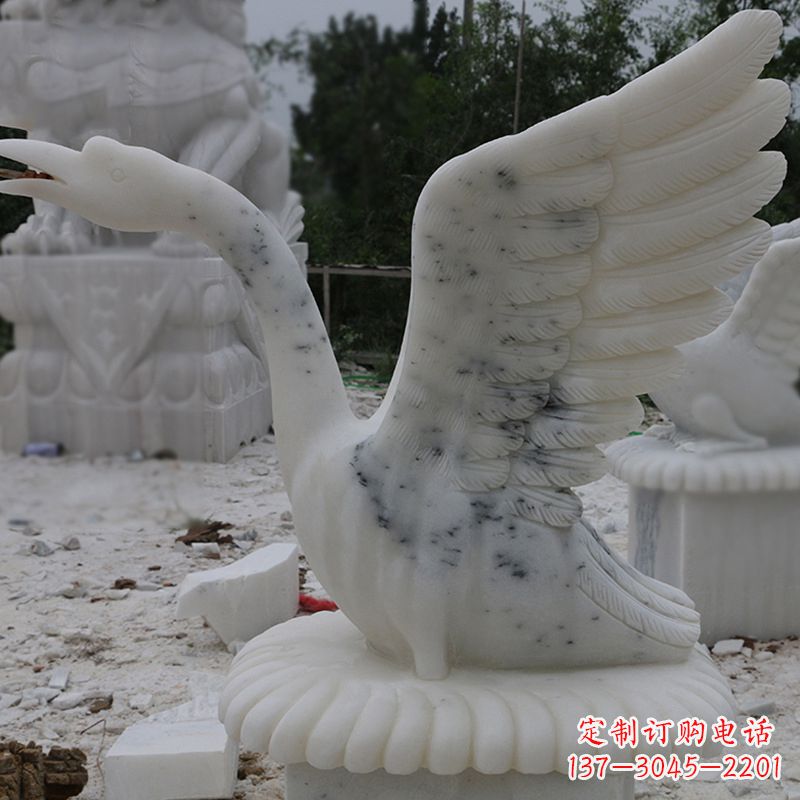 长春汉白玉吐水天鹅石雕