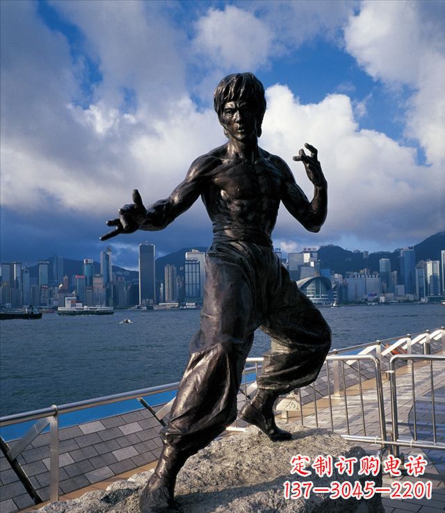 长春标题:李小龙铜雕,让传奇永存