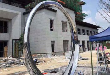 长春精致典雅的镜面不锈钢圆环雕塑