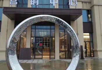 长春镜面时尚圆环不锈钢雕塑