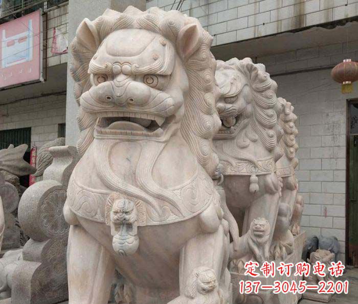 长春寺庙景观晚霞红狮子石雕