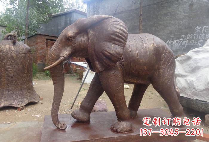 长春铜大象雕塑