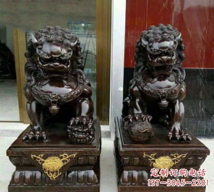长春铜雕故宫狮子