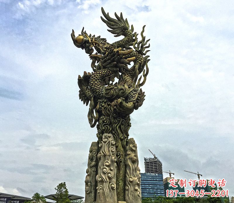 长春铜雕盘龙柱
