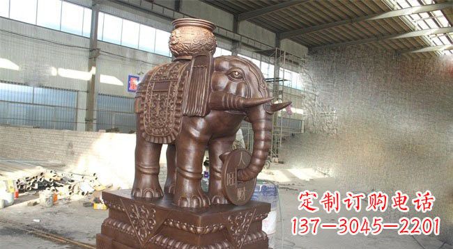 长春驮宝大象铜雕