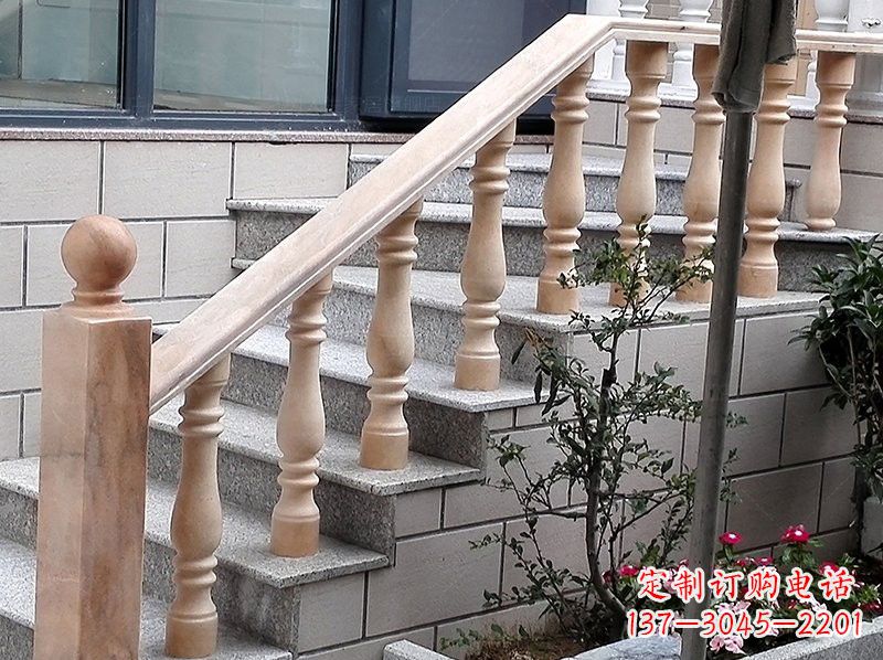 长春晚霞红小区栏杆石雕