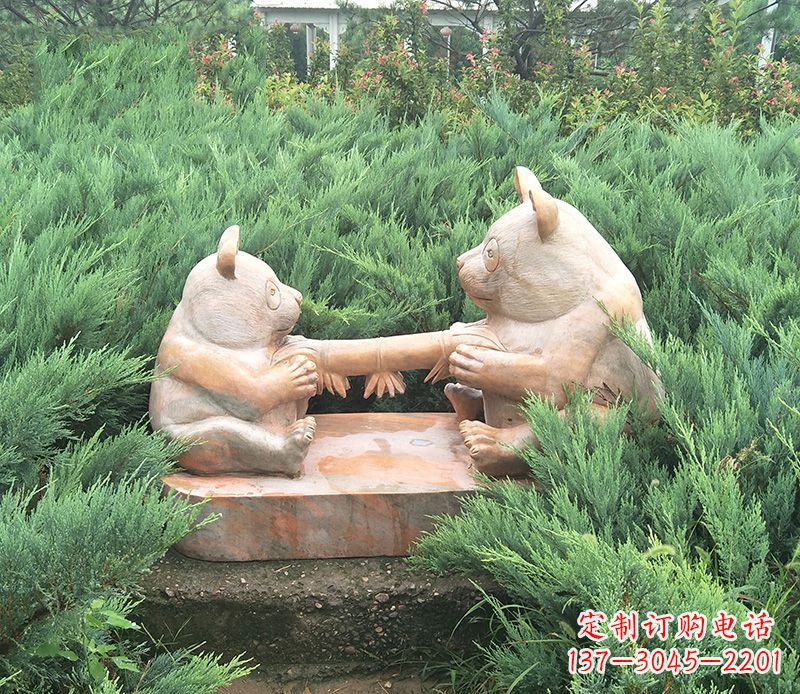 长春晚霞红熊猫母子石雕