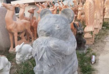 长春青石熊猫雕塑，传承古典文化