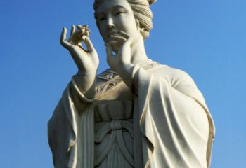 长春精美绝伦的古代美女雕像