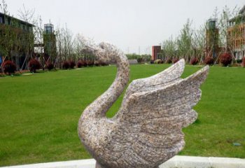 长春优雅迷人的天鹅雕塑