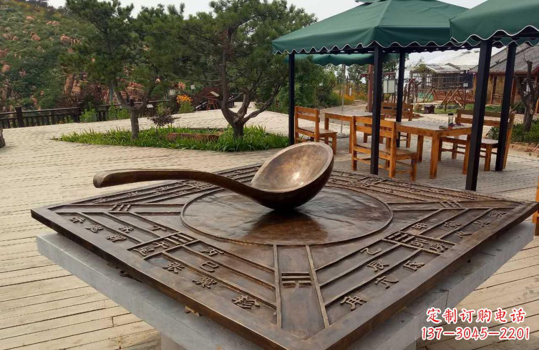 长春校园古代司南铜雕