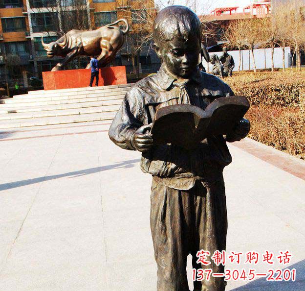 长春校园看书的小学生人物铜雕