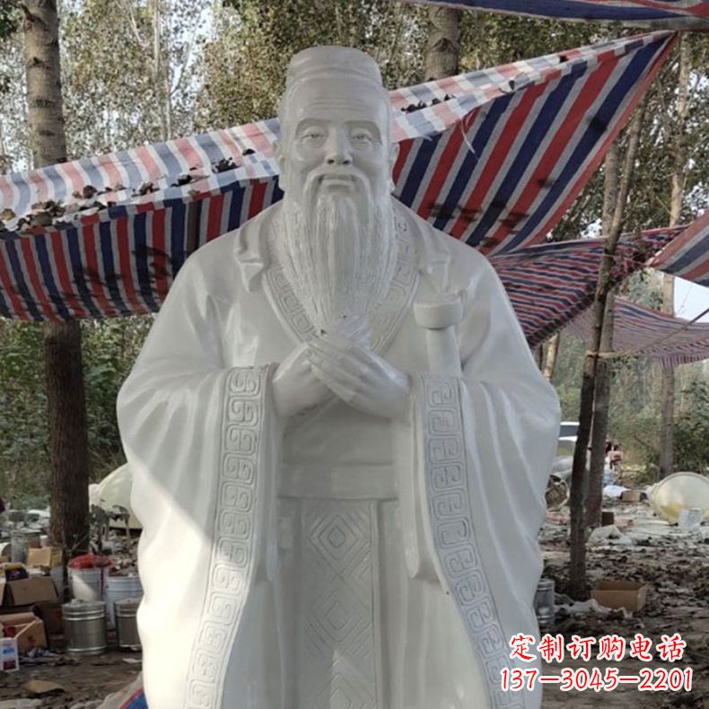 长春校园孔子雕像