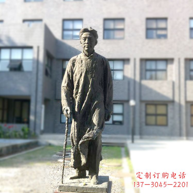 长春校园名人徐悲鸿雕塑
