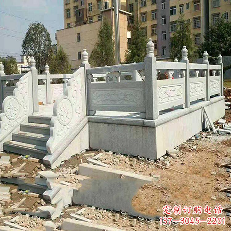 长春校园青石升旗台