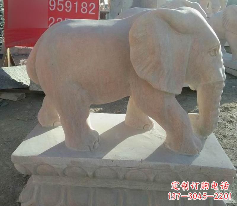 长春园林晚霞红大象雕塑