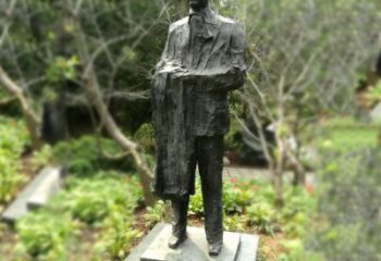 长春徐悲鸿雕塑著名奔马画家公园铜雕像