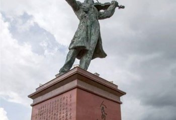 长春音乐家聂耳拉小提琴景观名人雕塑