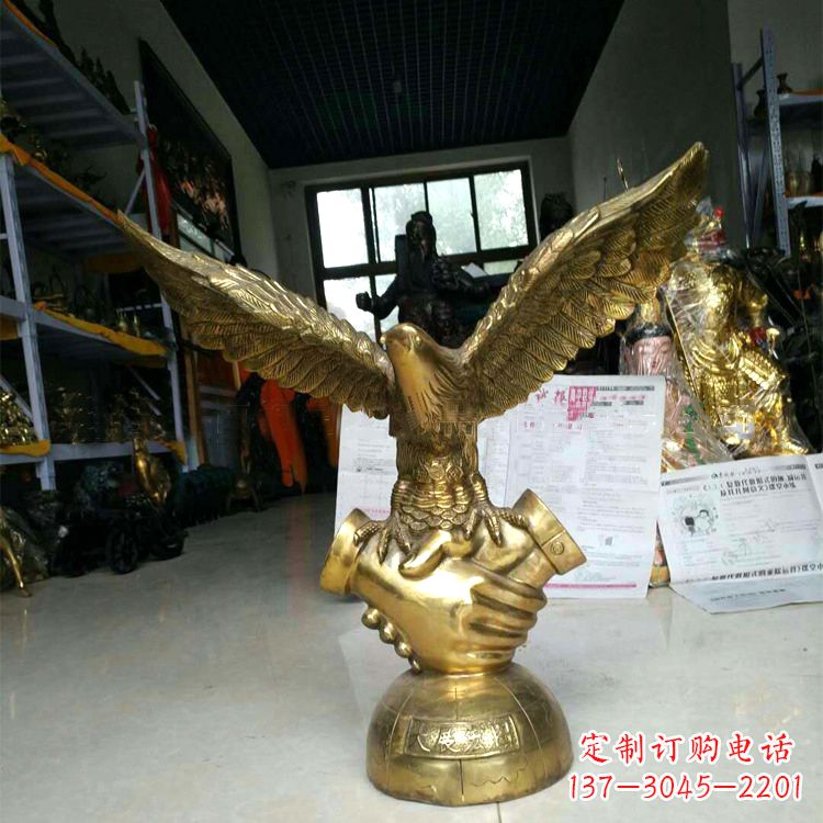 长春铸铜老鹰雕塑大展宏图