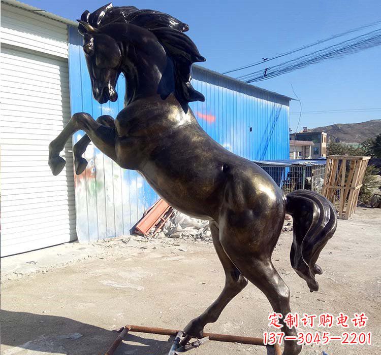 长春铸铜立马
