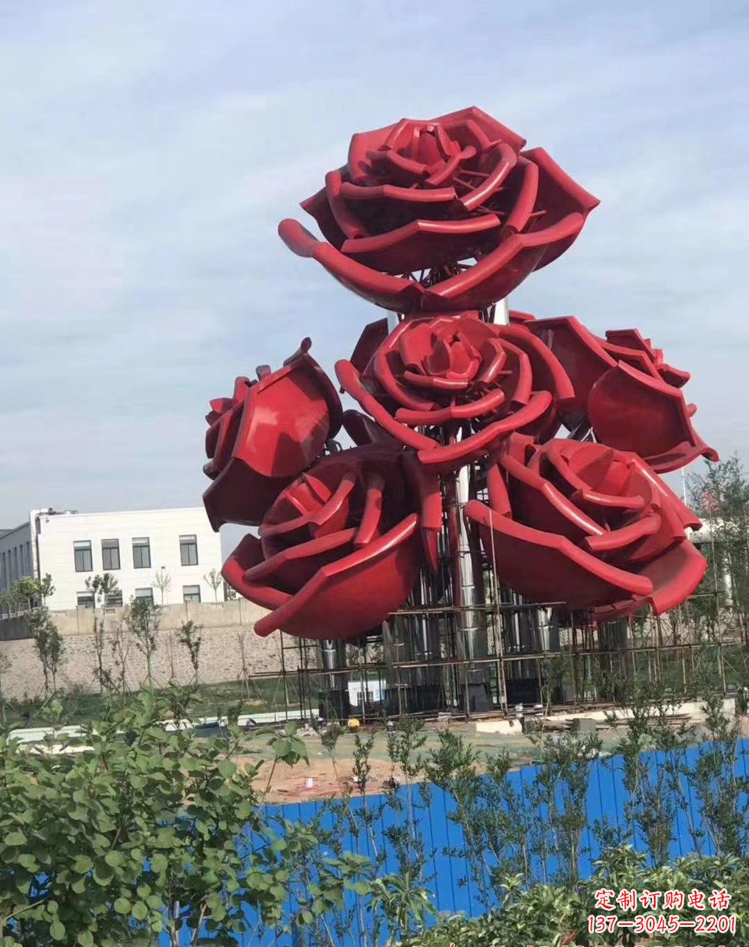 长春玫瑰花雕塑-广场创意不锈钢红色玫瑰花雕塑